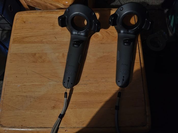 Vive controllers