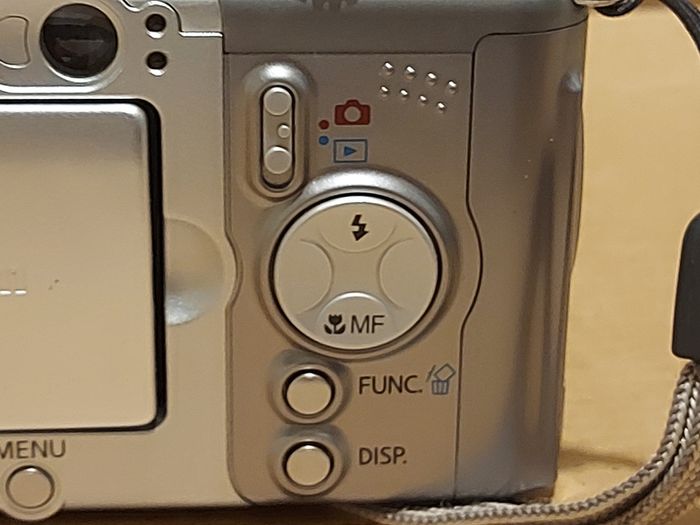 Canon PowerShot A80 Digital Camera, with carry case, working fine and in excellent condition