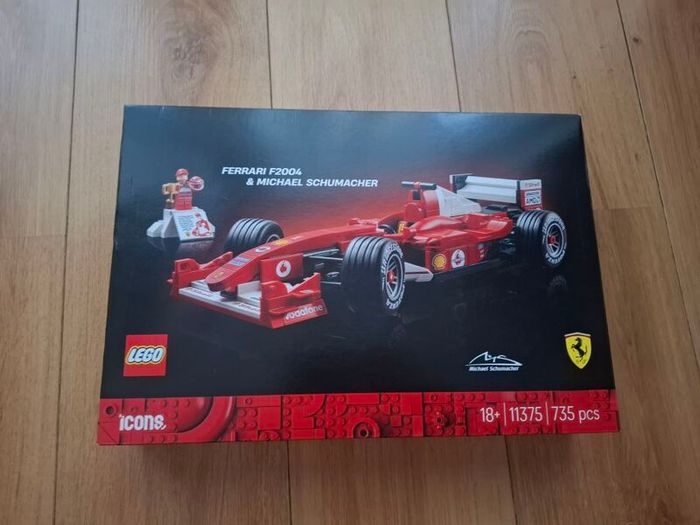 LEGO Icons 11375 F1 Ferrari F2004 & Michael Schumacher