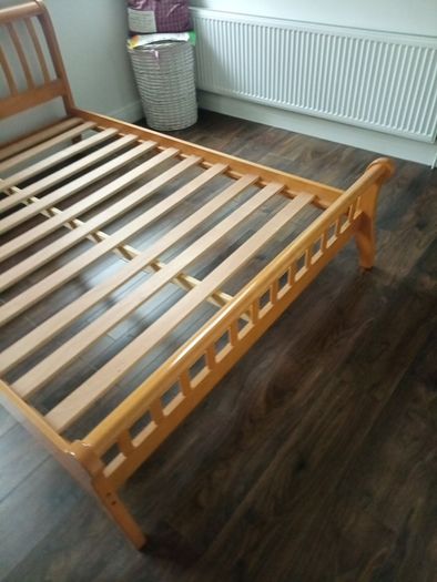 wooden bed 4ft.6 great condition