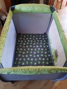 Travel cot
