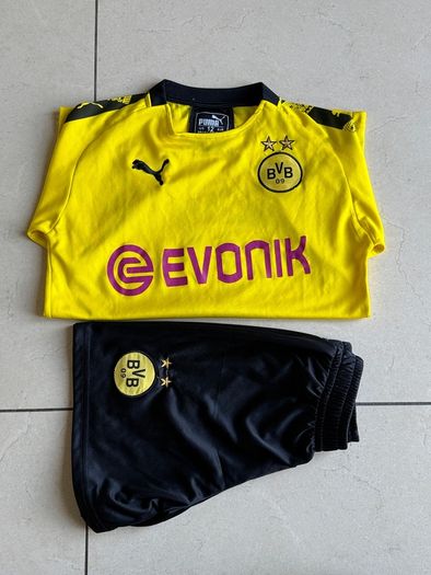 Borrusia Dortmund Football Kit