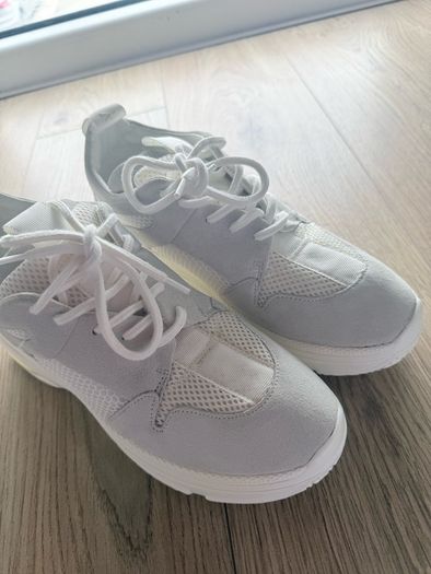 DKNY Rachy white chunky runner