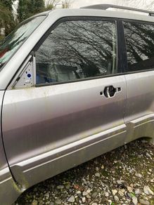 Mitsubishi Pajero 2006 front passenger side door complete with glass