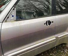 Mitsubishi Pajero 2006 front passenger side door complete with glass
