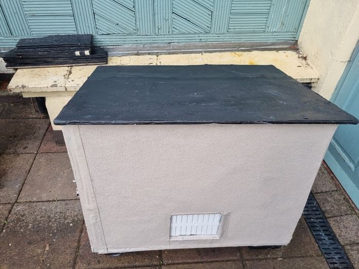 Cat/ dog  house