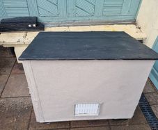 Cat/ dog  house