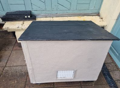 Cat/ dog  house
