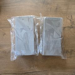 2 Foam bricks for Christmas flower decoration