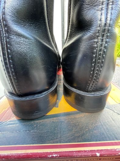 R.M. Williams yearling boots size 8