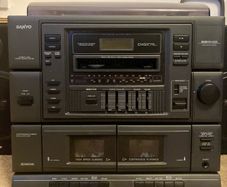 1990s Sanyo Stereo