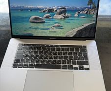 16" MacBook Pro 2026's Tahoe Liquid Glass Operating System