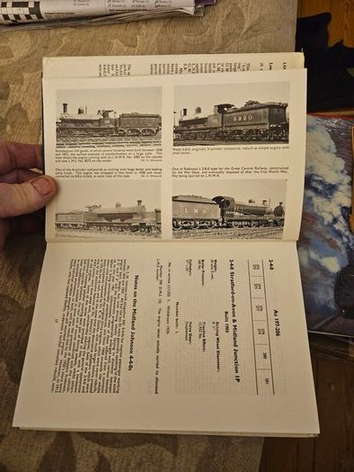 Locomotives At The Grouping. No3 London Midland And Scottish.  By H.c. Carsserley & S. W. Johnston.  1960 First Edition Hardback With Dustjacket In Good Condition.  See Photos For Same.