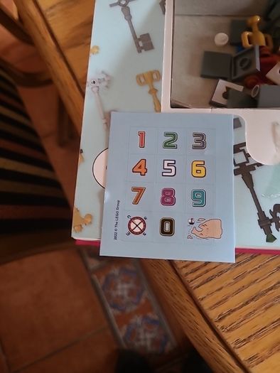 Build Your Own LEGO Escape Room: With 49 LEGO Bricks