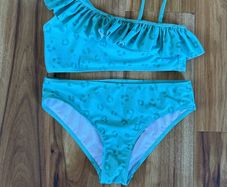 Girls swimsuit age 11-12 in excellent condition!