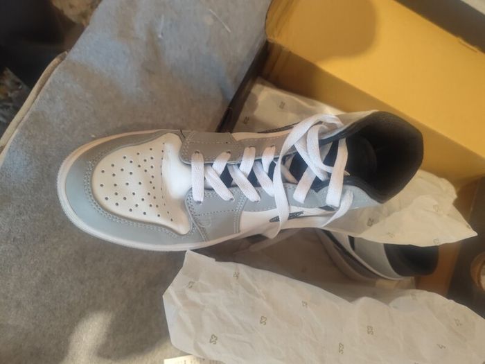Air Jordan 1 Mid UK 5.5 EUR39
