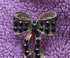 Dorothy Perkins Black Rhinestone Bow Brooch