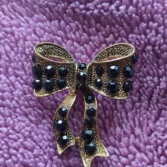 Dorothy Perkins Black Rhinestone Bow Brooch