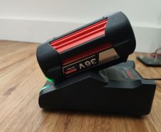 Bosch 36V Battery + charger