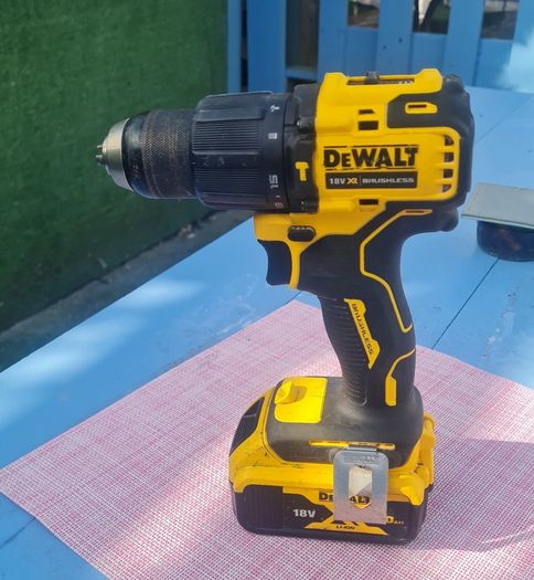 DEWALT DCD709 Ty2   2-speed-Cordless combi  drill brushless 18v