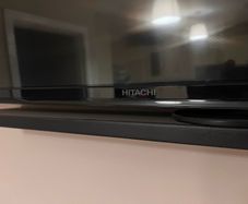 42" TV hitachi