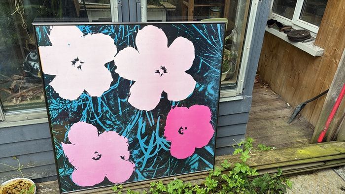 Free notice board / glass case