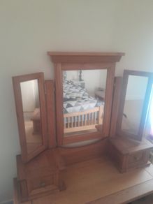 Dressing table with foldable 3mirrors with drawers