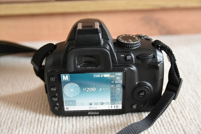 Nikon D3000 camera body - faulty