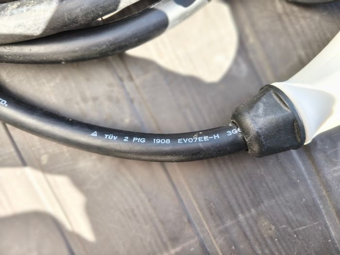 Type 1 to Type 2 EV car charging cable (Nissan, Mitsubishi)