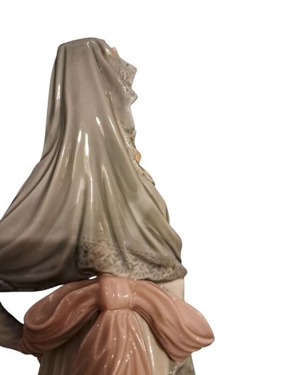 Lladro 1980 'Goya Lady' 5125