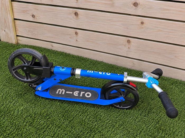 Micro cruiser scooter