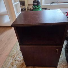Bedside lockers