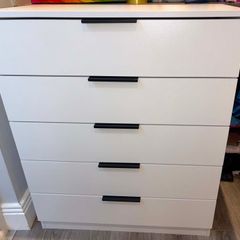 chest of drawers