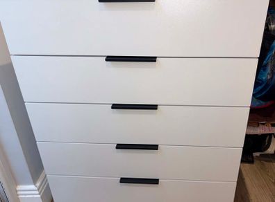 chest of drawers