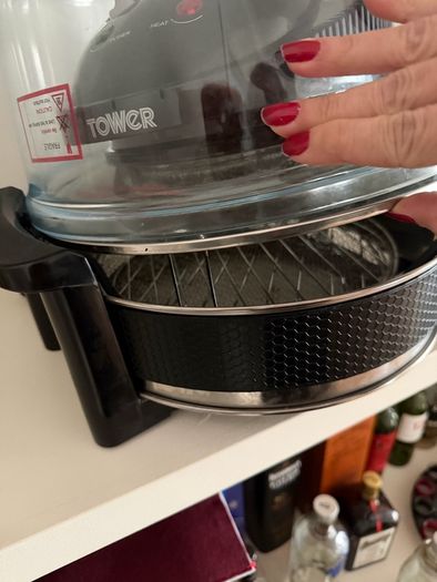 Tower Halogen Oven Air fryer 17L with Extender Ring in Excellent Condition