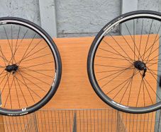 Road bike 700c wheelset