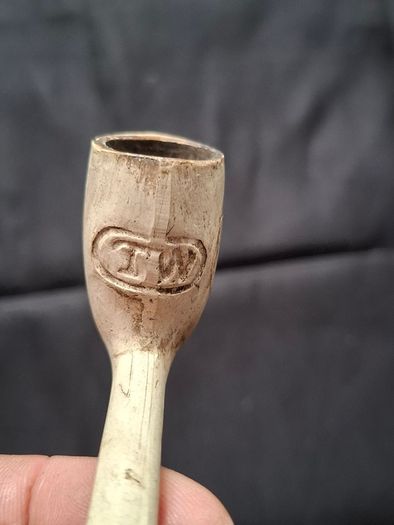 Beautiful Old Clay Pipe, Postage Available,