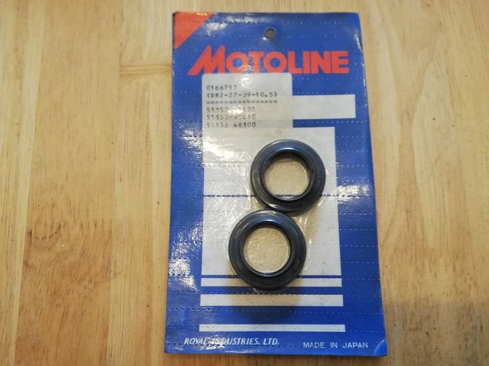 Honda CG125 CB125S fork seals