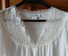 Stunning Vintage Designer Oscar De La Renta Nightwear Lingerie