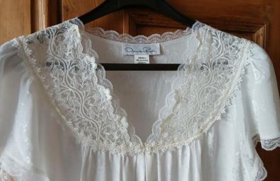 Stunning Vintage Designer Oscar De La Renta Nightwear Lingerie