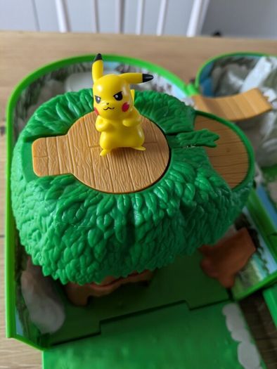 Pokemon carry case play set