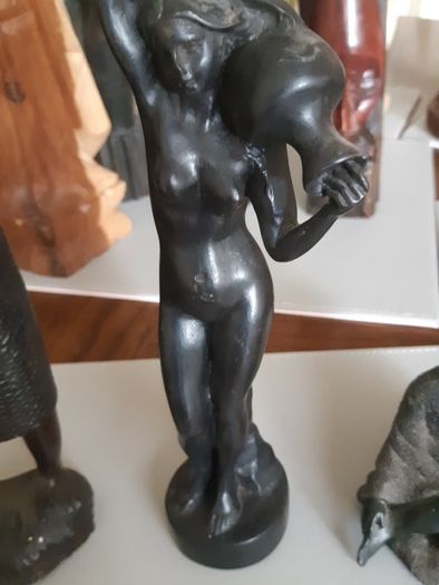 Ex film props, figurines