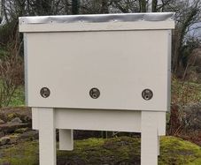Layens horizontal bee hive