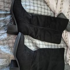 Boots suit size 7.
