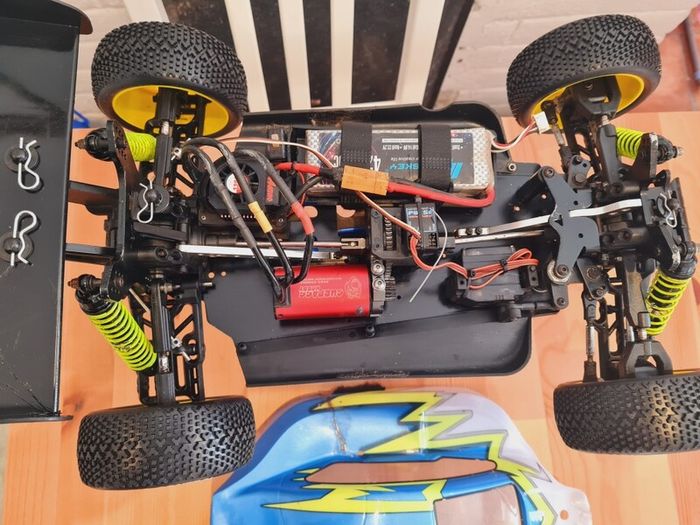 Xtm burshless buggy 1/8 scale