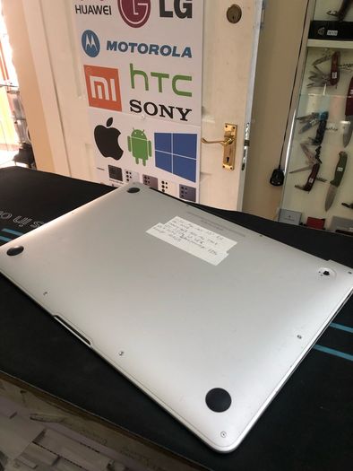 Macbook Air 13" 128gb  4gb PWO