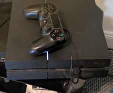 PS4 + Controller