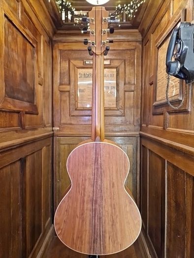 Lowden WL-34