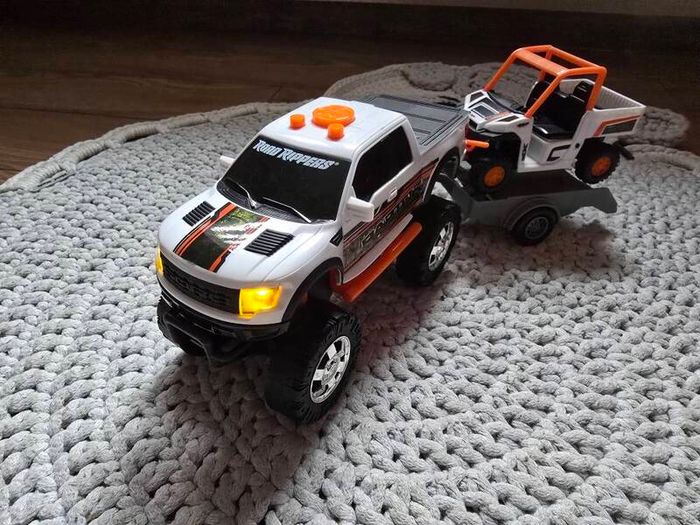 4x4 Light and Sound Trucks and Trailer