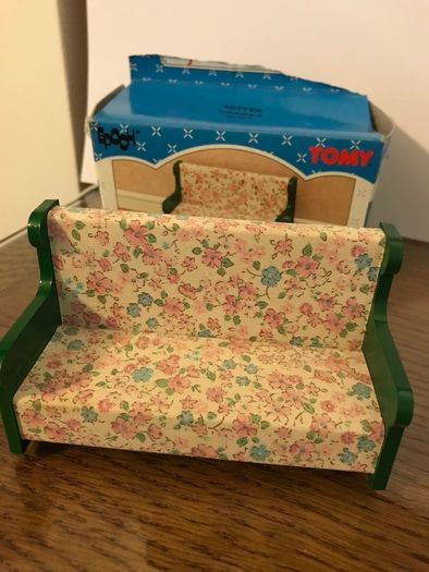 Vintage Sylvanian Families Green/ floral Settee